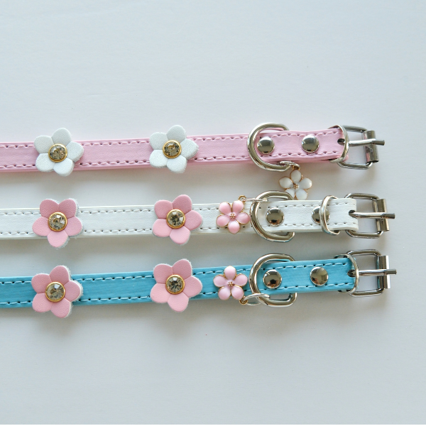 Sweet Pink Dog Collar with White Flower Details – XS/S/M Sizes