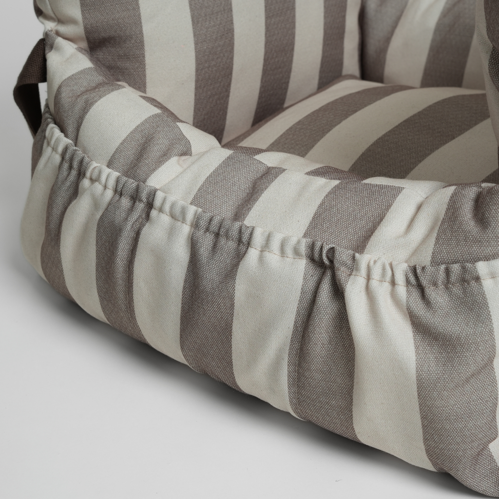 Lara Dog Striped Car Seat