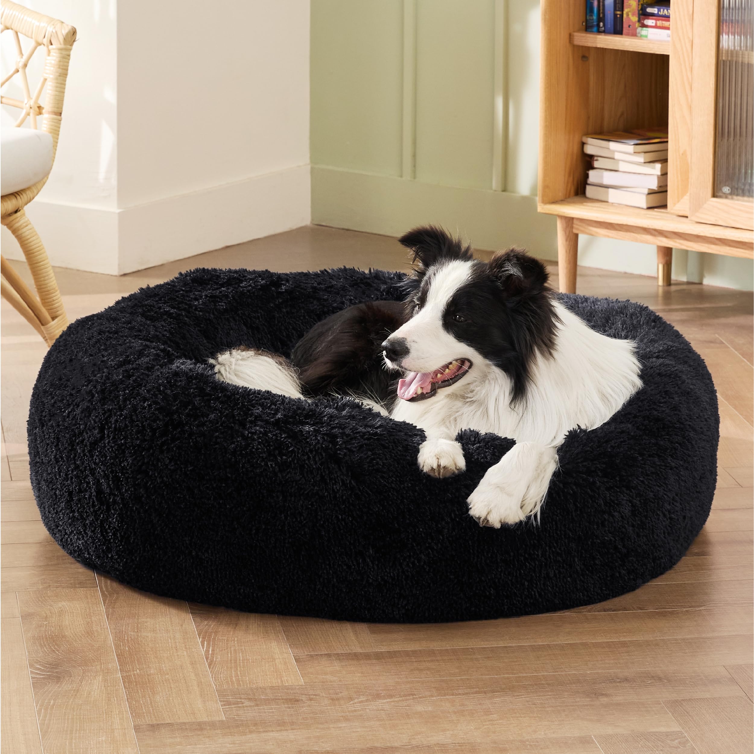 Bedsure Calming Dog Bed for Large Dogs — 36-Inch Donut Round, Anti-Slip, Plush Faux Fur, Up to 80 lbs | Black